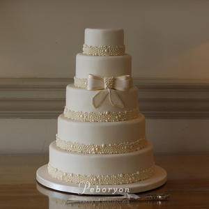 Penboroyn Cakes May 7th 2016 Peboryon Cornwall Wedding Cake Maker Boconnoc Pearls Cake